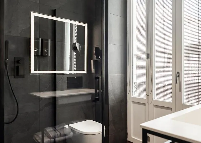 Hotel Blanq Gran Via 4*
