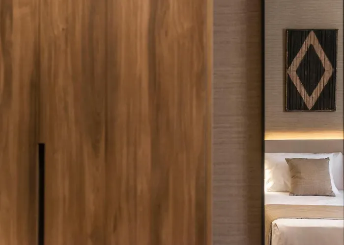 Blanq Gran Via Hotel 4*