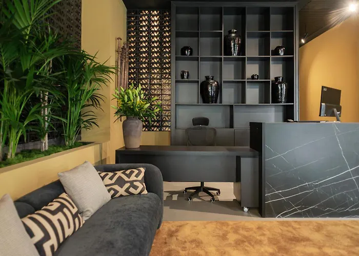 Blanq Gran Via Hotel