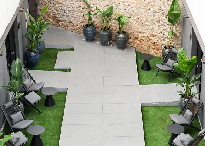 Hotel Blanq Gran Via 4*