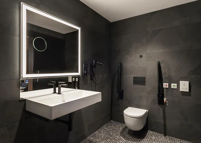 Blanq Gran Via Hotel