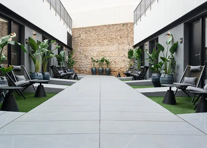 Blanq Gran Via Hotel 4*