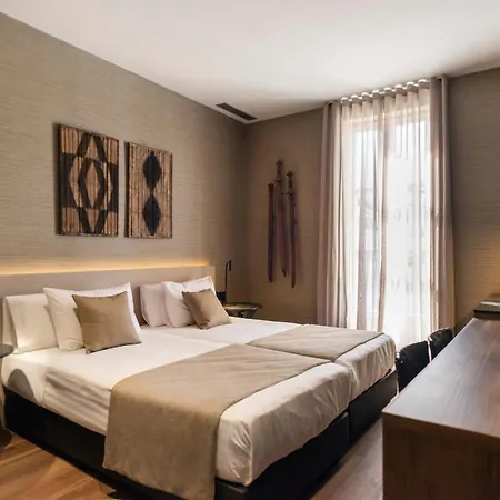 Blanq Gran Via 酒店 4*