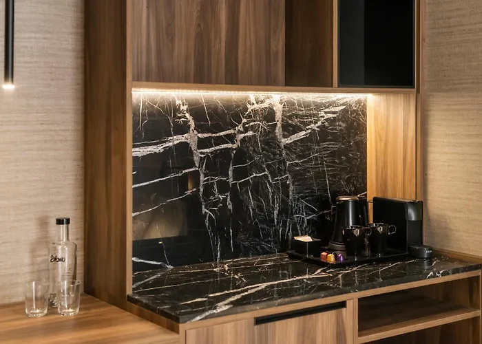 Blanq Gran Via 4* 瓦伦西亚