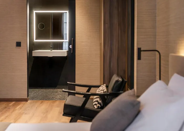 Blanq Gran Via 4* 瓦伦西亚